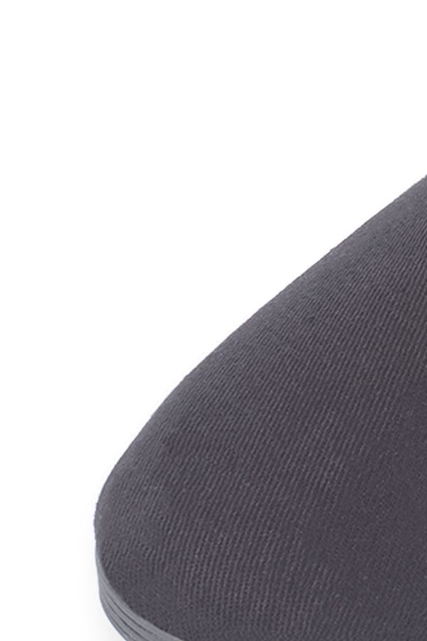 900